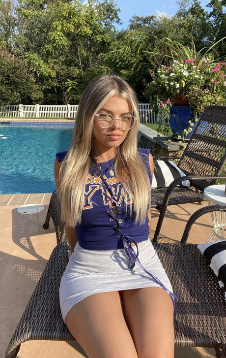 Jillian Villano model art img