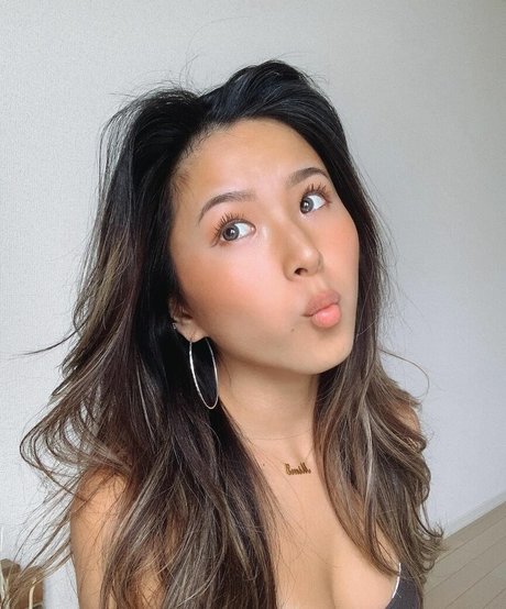 Mimi Furu star pretty photos