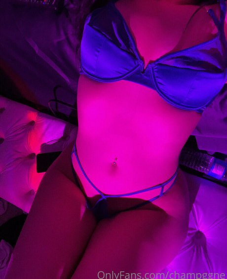 Champggne hot star photos