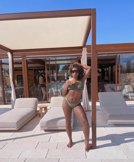 Fleur East art model image