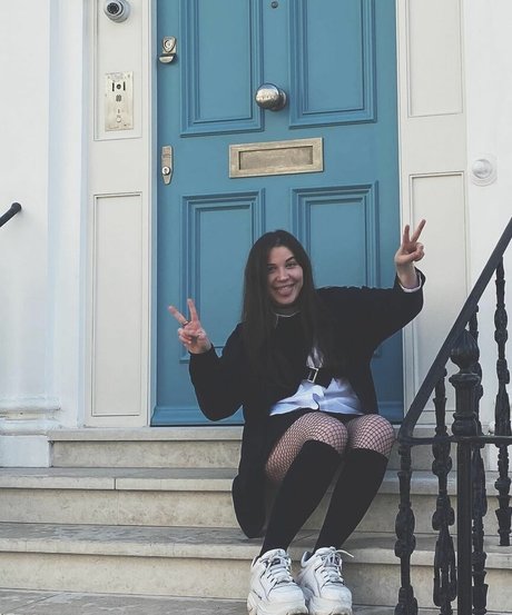 Aayley naked actress gallery