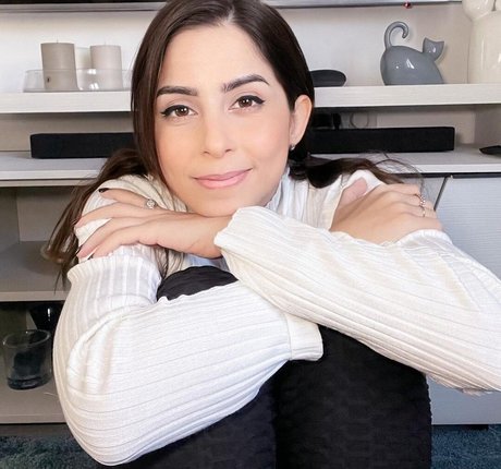 Kurolily pornstar beautiful picture