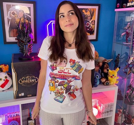 Kurolily beautiful model pic