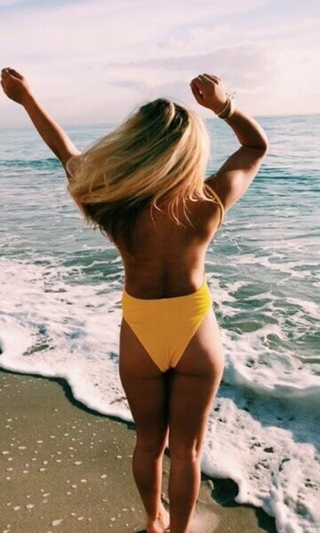 DJ Mad Park model naked pictures