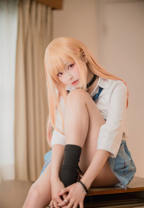 Ely Cosplayer adult model image