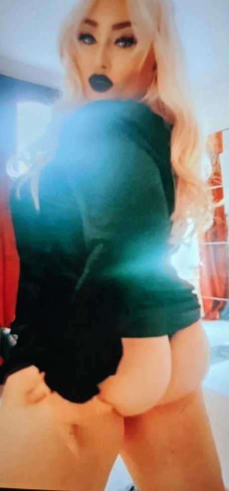 cherryb0mbxo nude actress archive