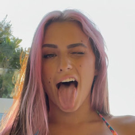 lavaxgrll star exclusive photo