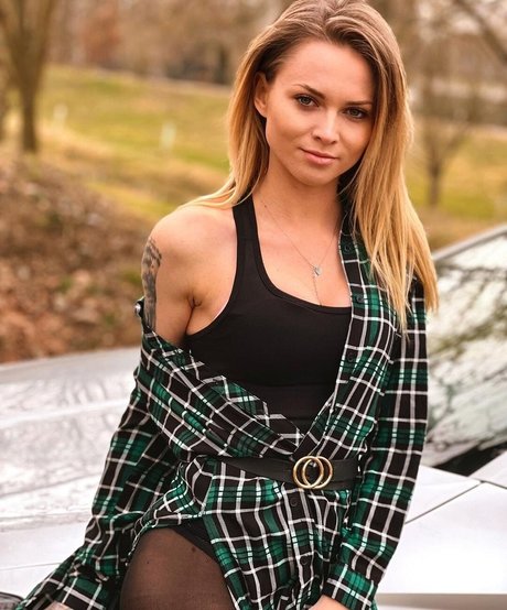 Lussy pornstar high quality galleries