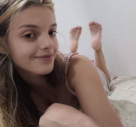 Anna Cute Feet pornstar sexy photos