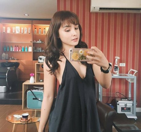 Sarah Carlos nude pornstar gallery