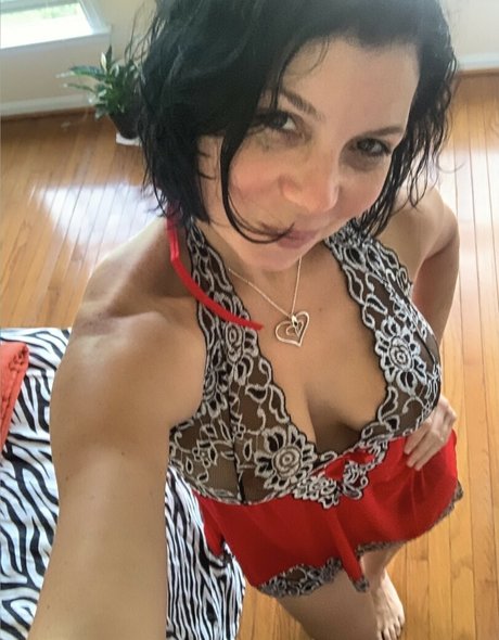 Hannah Sanford Art hot actress images