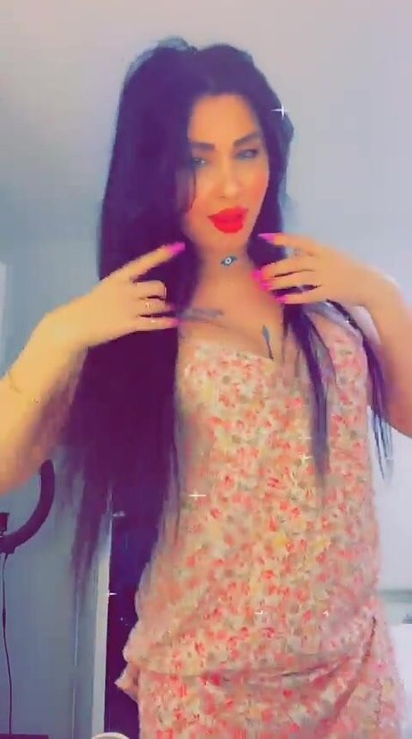 Mira Nouri model adult pic