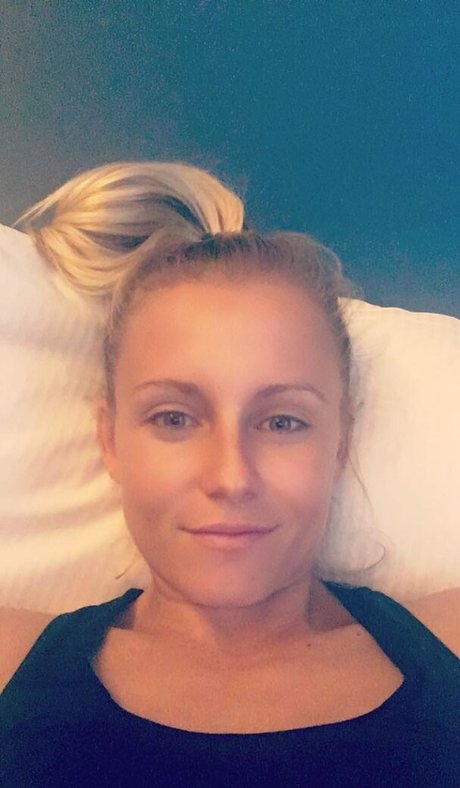 Julia Simic pornstar naked pic