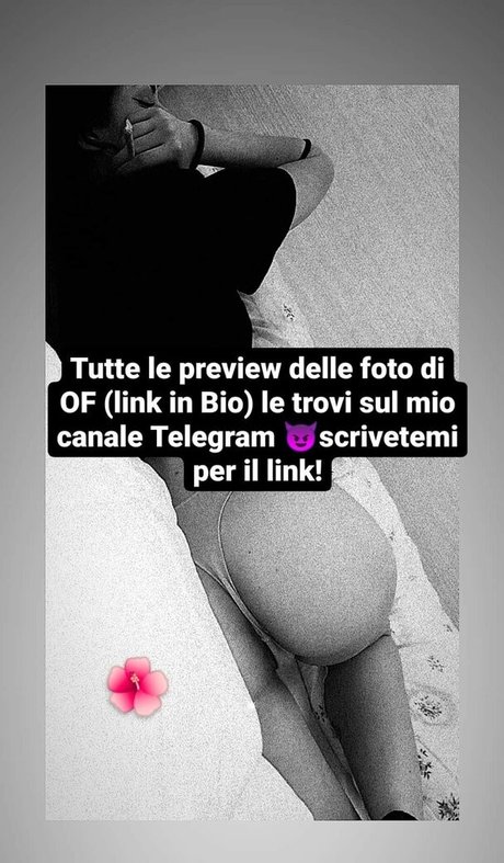 Roxanax Sg erotic actress pic