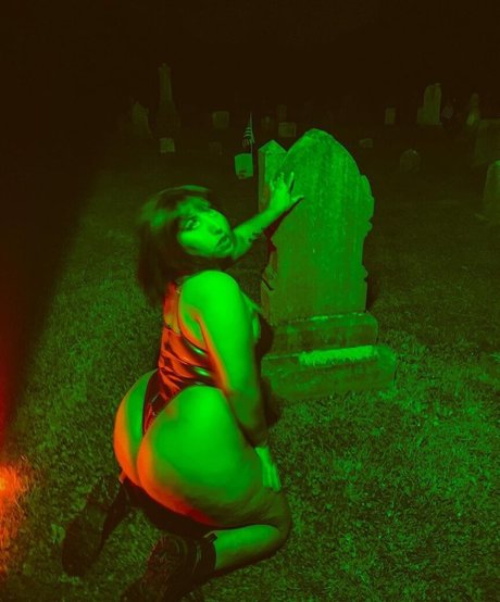 Doomvana perfect star pictures