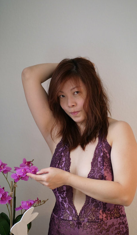 Cecile Chan model pornographic image