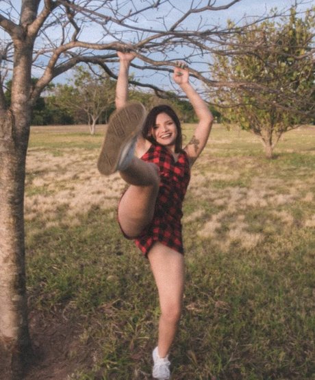 Jessie Cardim free star images