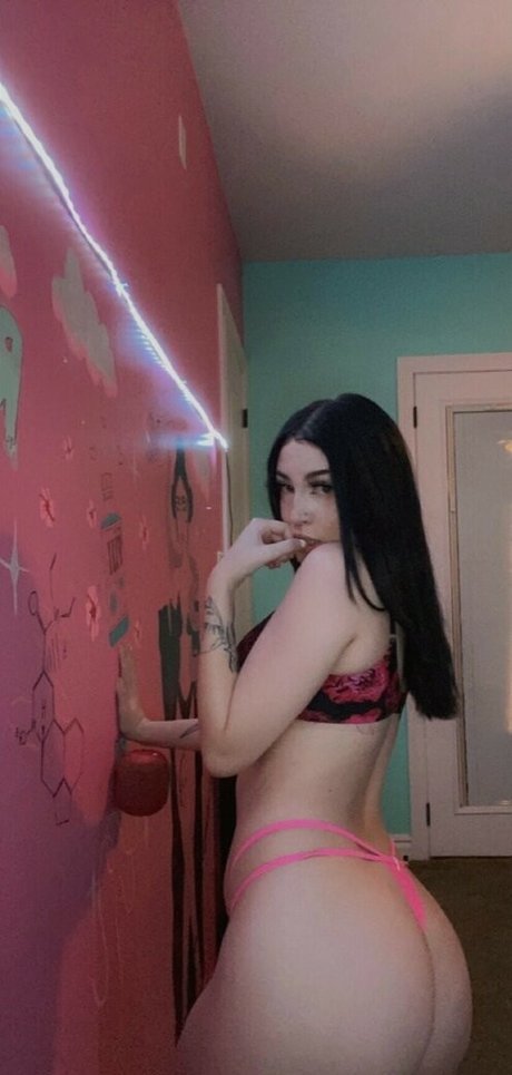 Favewaifu erotic model archive