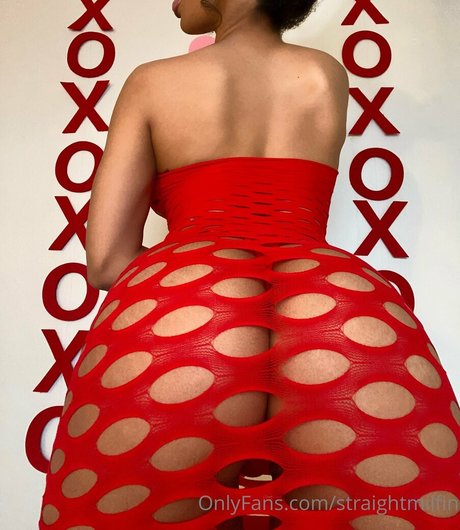 Straightmilfin pornographic model images