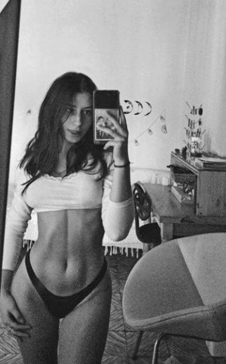 Flor Laneve model galleries