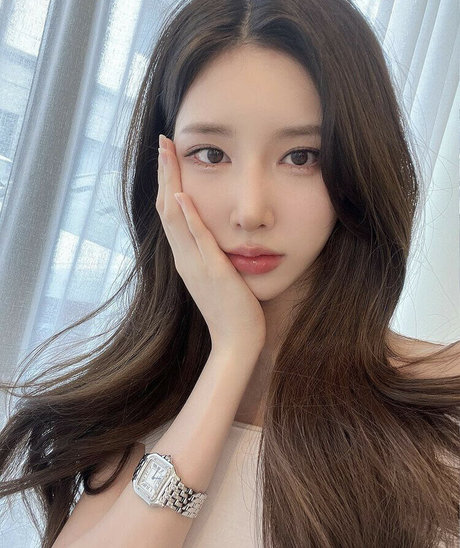 BJ Saera model xxx archive