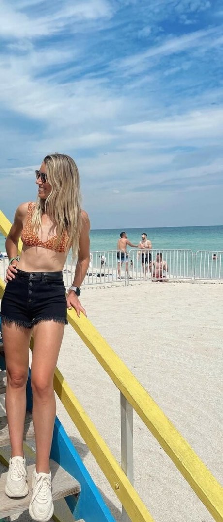 Maria Isabel Nadal naked actress img