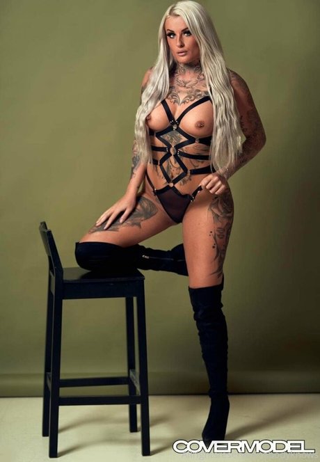 Nobodyknows x official naked star img