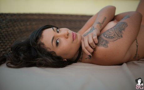 Ani Lorac model high quality img