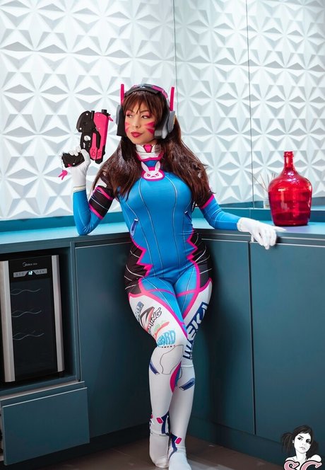 Ani Lorac nude model photos