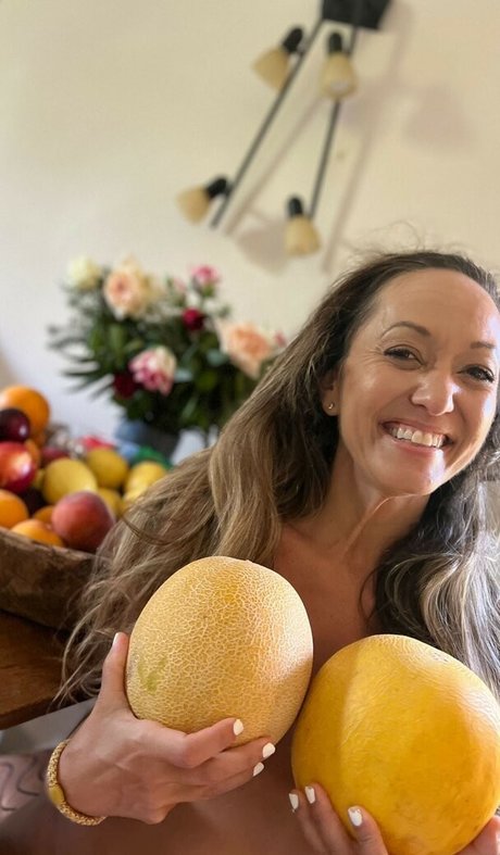 Kino MacGregor model art photo