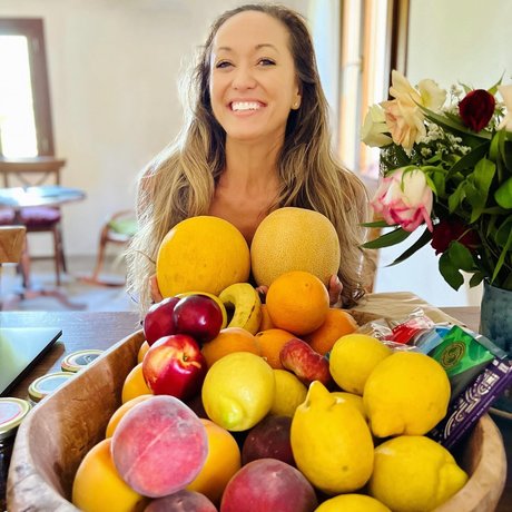 Kino MacGregor model img