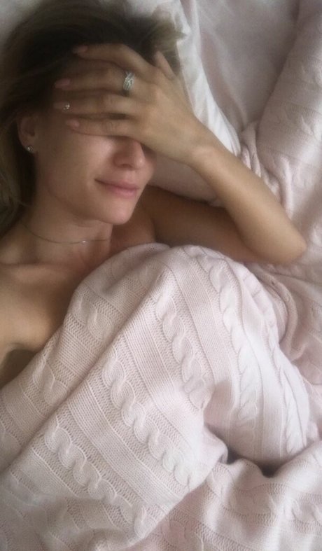 Olia Tira star hd pictures