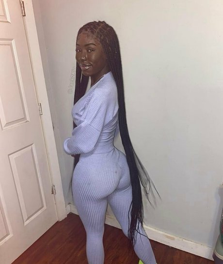 Cyn Kaine model nice pics