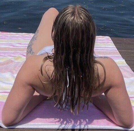 Kaitlynlacasse model exclusive image