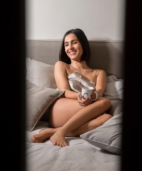 eating onlyfans nice pictures