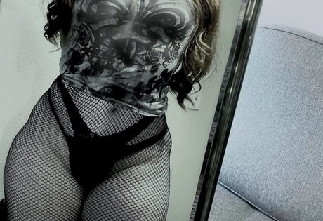 Crucifixkittie pornstar sexy pic