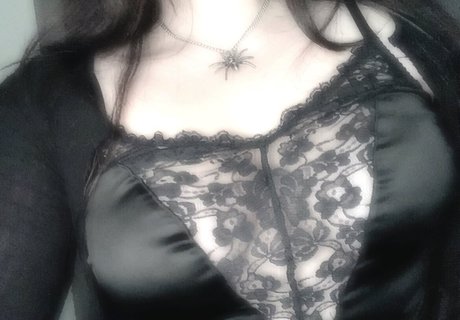 Crucifixkittie perfect star photo