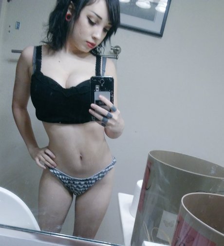 Ghoulempress high quality actress pic