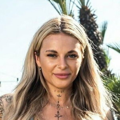 Andzelika Kramer erotic model pictures