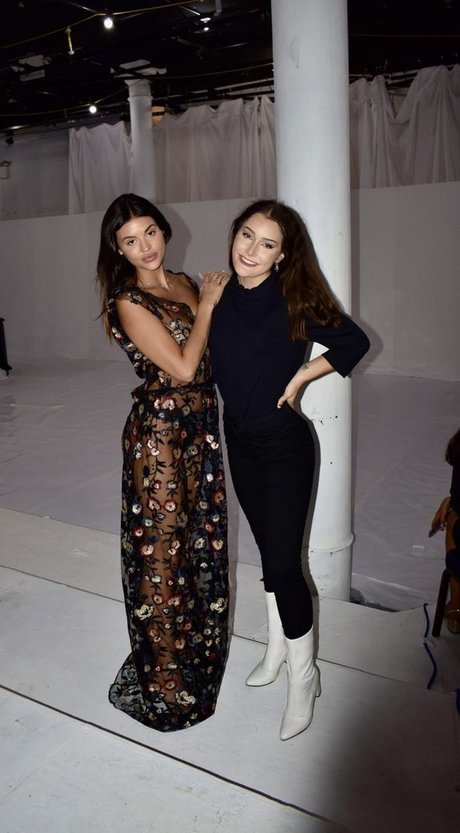 Holly Scarfone star best archive