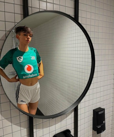 dolladills model porn gallery