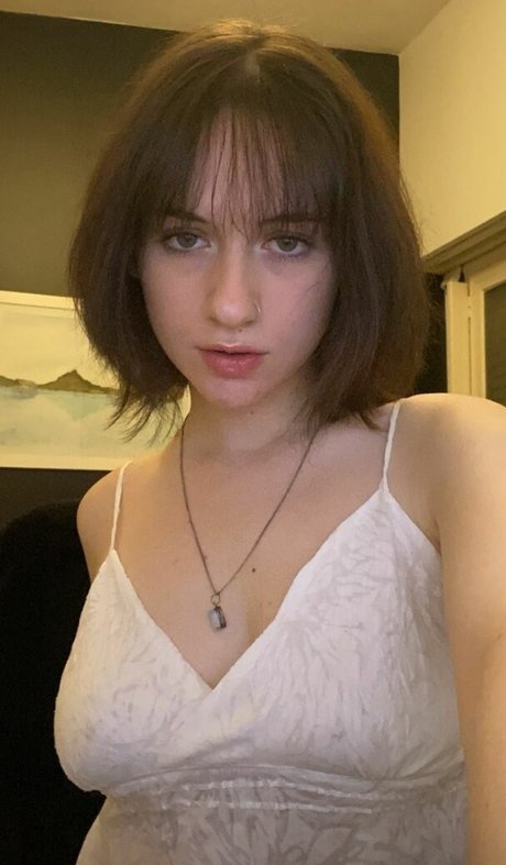 busty brunette onlyfans sexy images