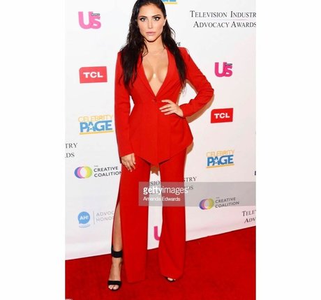 Cassie Scerbo star adult pics