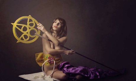 Yunie Lannister star adult photos