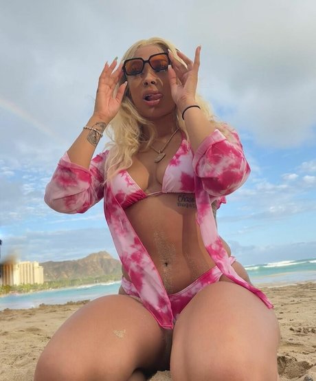 beach milf onlyfans beautiful pictures