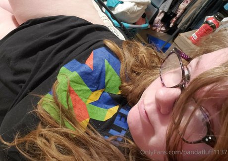 pandafluff1137 model pornographic pic