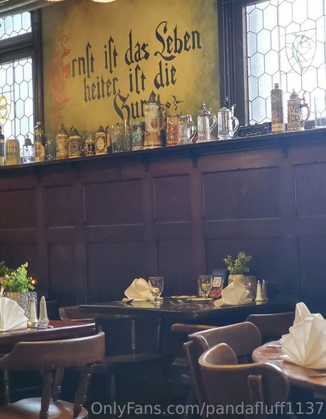 pandafluff1137 erotic model img