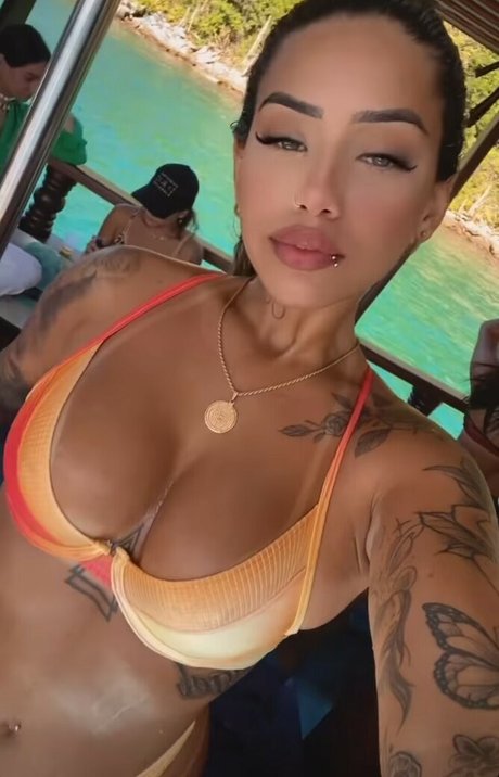 strip nude onlyfans hot sexy pictures