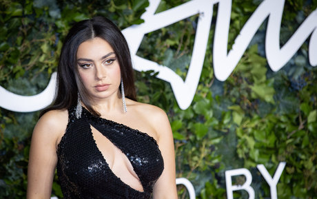 gloryhole wife onlyfans free sexy photo