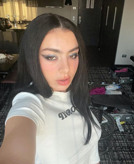 Charli XCX adult model picture